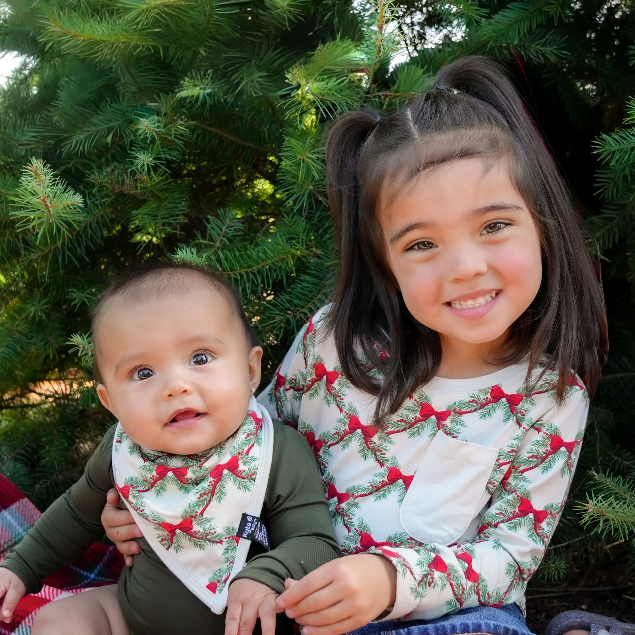 Bib in Holiday Bow