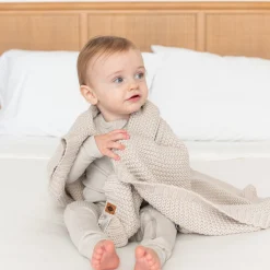 Chunky Knit Baby Blanket in Oat