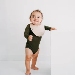 Cushy Bib in Bisque