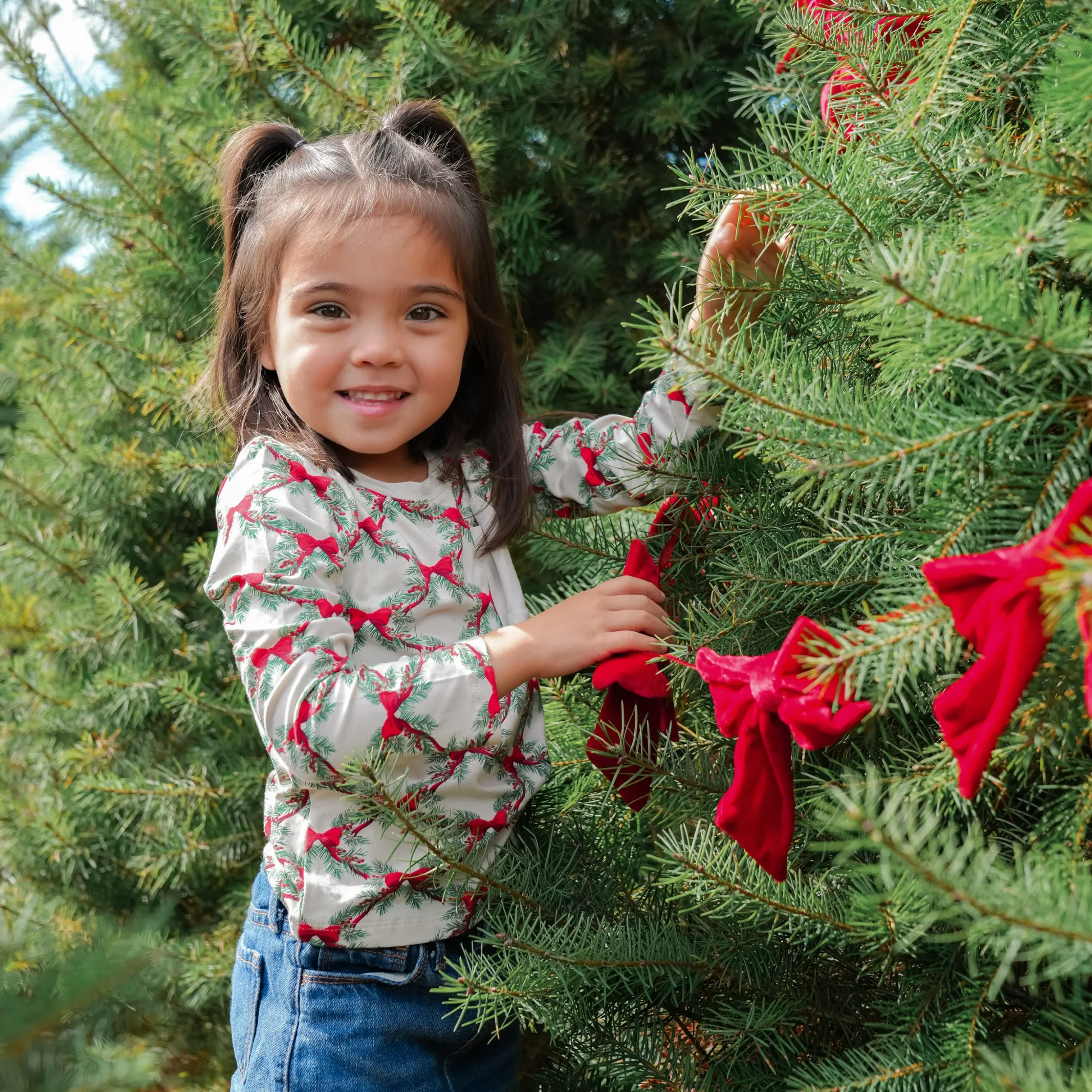 Long Sleeve Toddler Crew Neck Tee in Holiday Bow