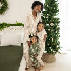 Long-Sleeved Women's Pajama Set in Gingham Bisque