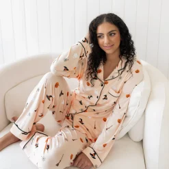 Long-Sleeved Women's Pajama Set in Bewitched