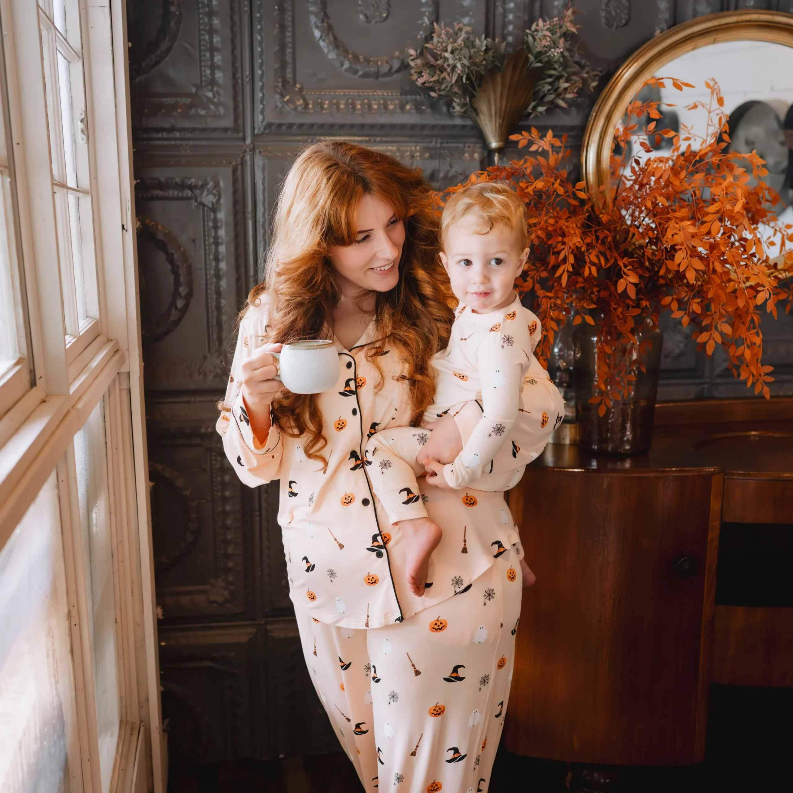 Long-Sleeved Women's Pajama Set in Bewitched