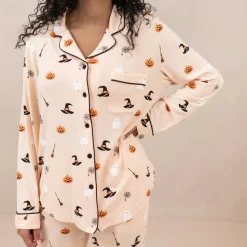 Long-Sleeved Women's Pajama Set in Bewitched