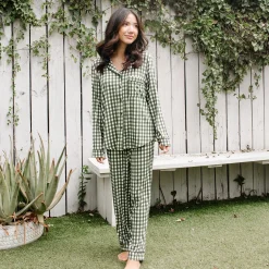 Long-Sleeved Women's Pajama Set in Gingham Fir