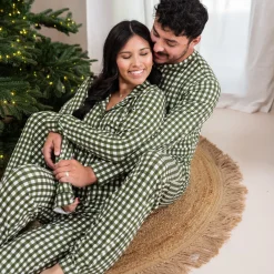 Long-Sleeved Women's Pajama Set in Gingham Fir