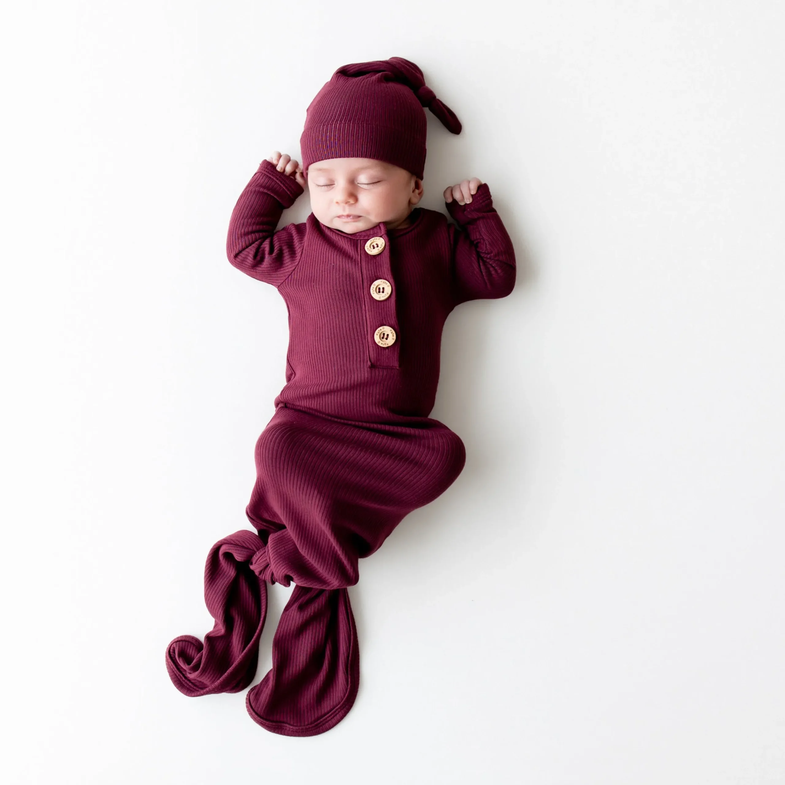 Ribbed Knotted Gown with Hat Set in Burgundy