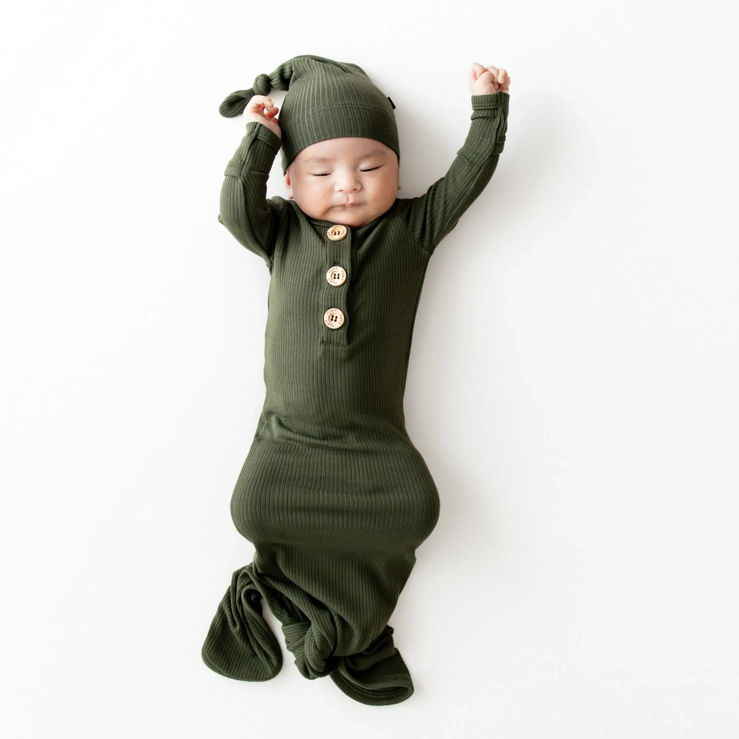 Ribbed Knotted Gown with Hat Set in Fir