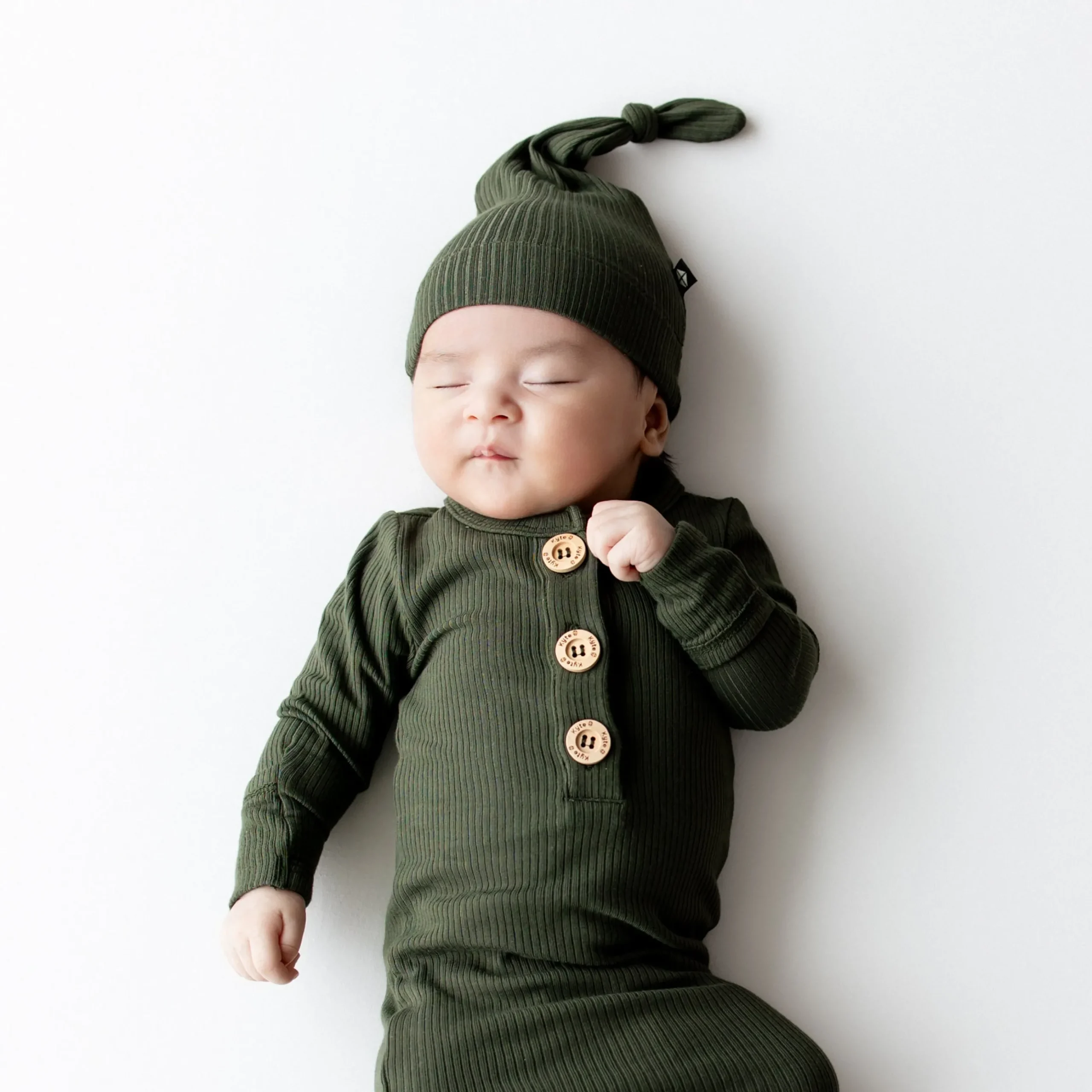 Ribbed Knotted Gown with Hat Set in Fir