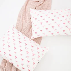 Standard Pillowcase in Bow