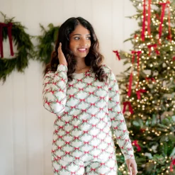 Women's Jogger Pajama Set in Holiday Bow