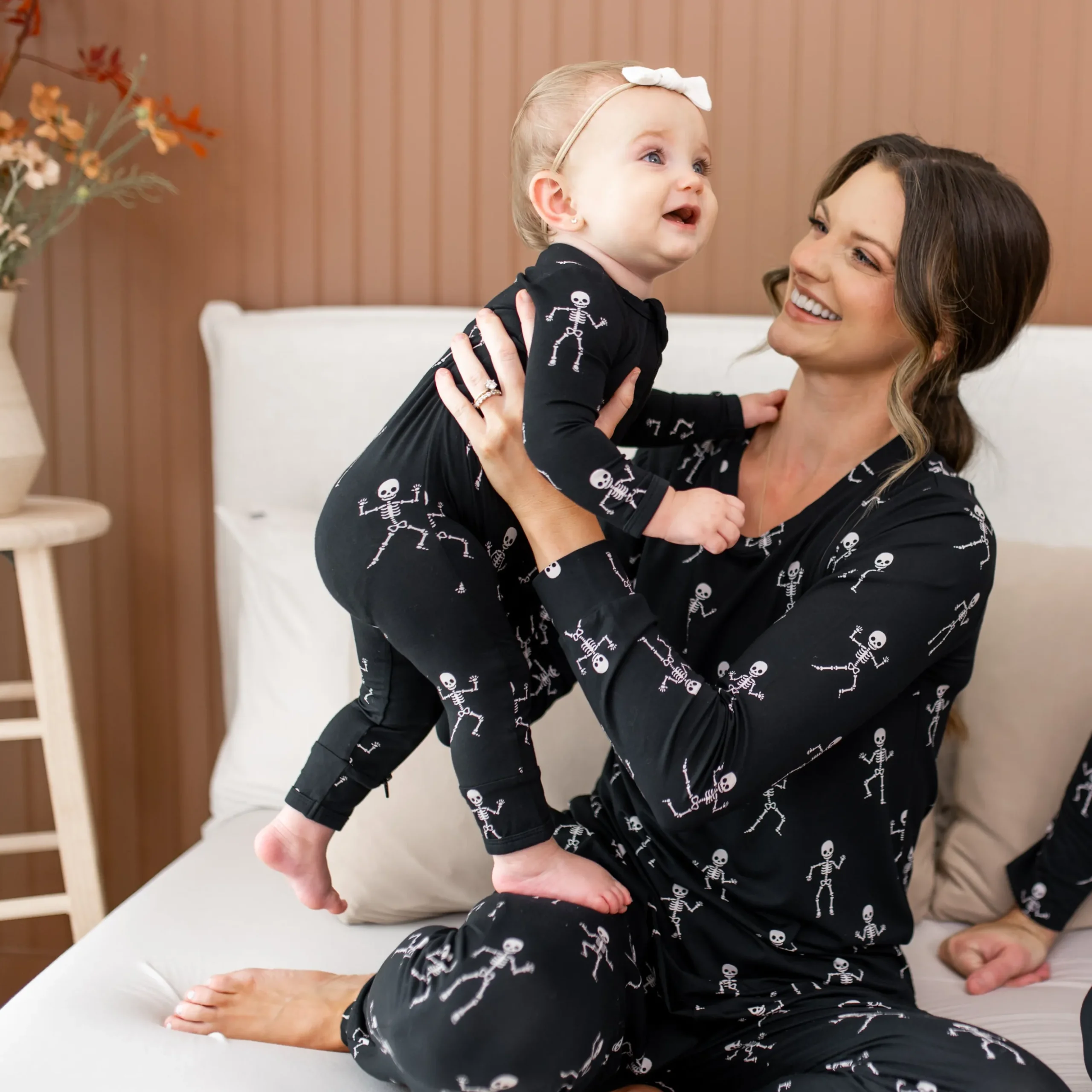 Women's Jogger Pajama Set in Skeleton