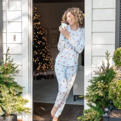 Women's Jogger Pajama Set in Vintage Santa