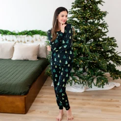 Women's Jogger Pajama Set in Twinkle Tree