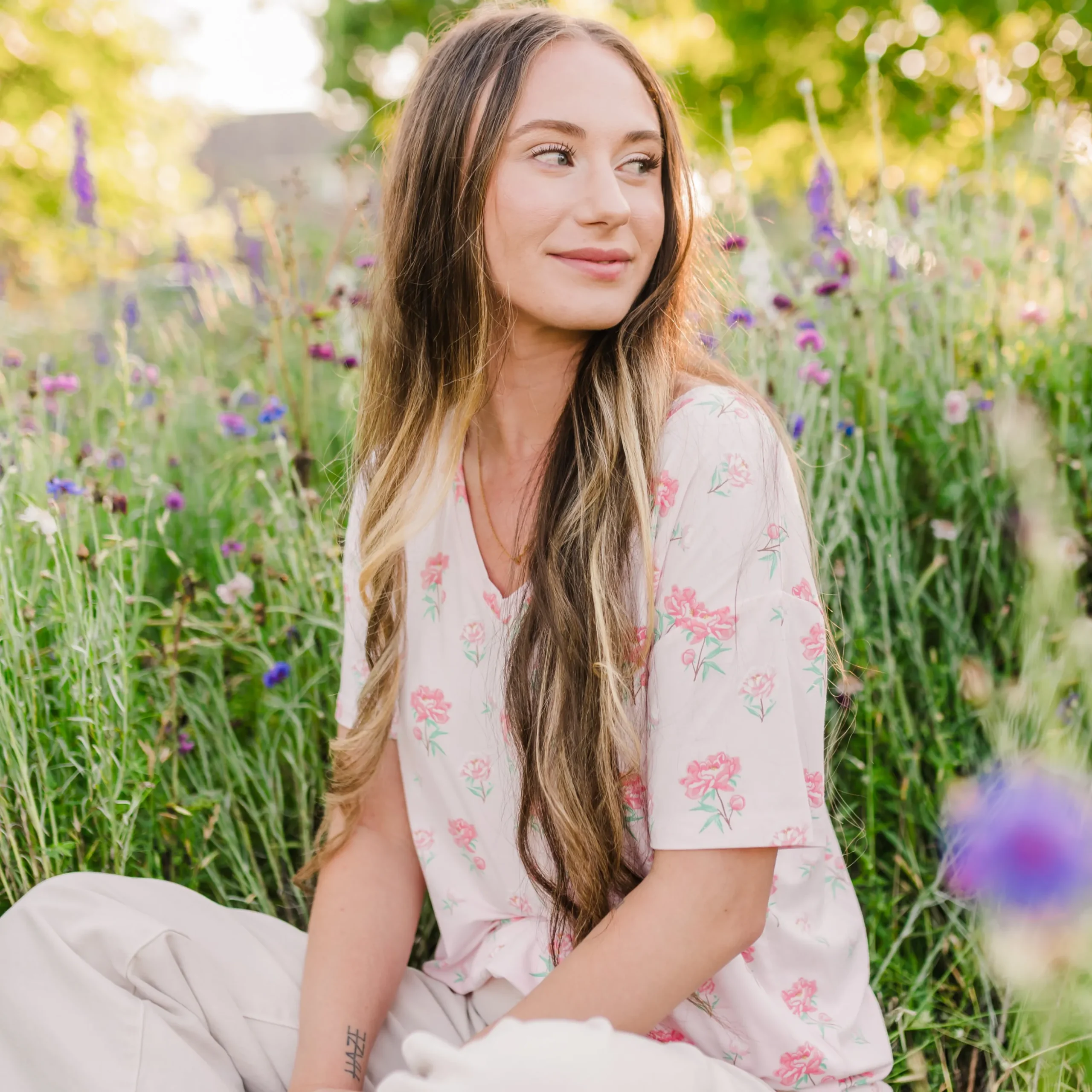 Women's Relaxed Fit V-Neck in Sakura Peony