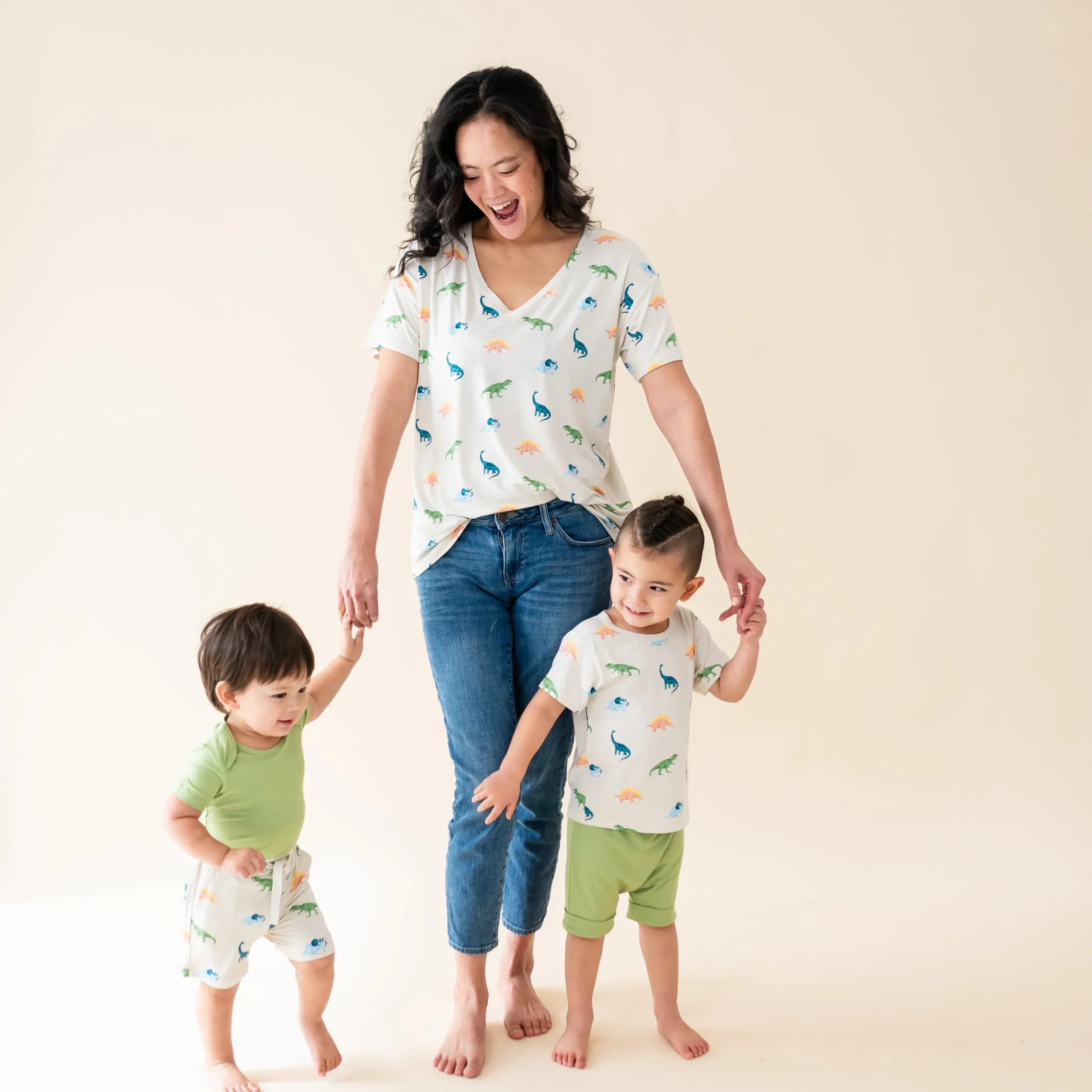 Women’s Relaxed Fit V-Neck in Ecru Roar