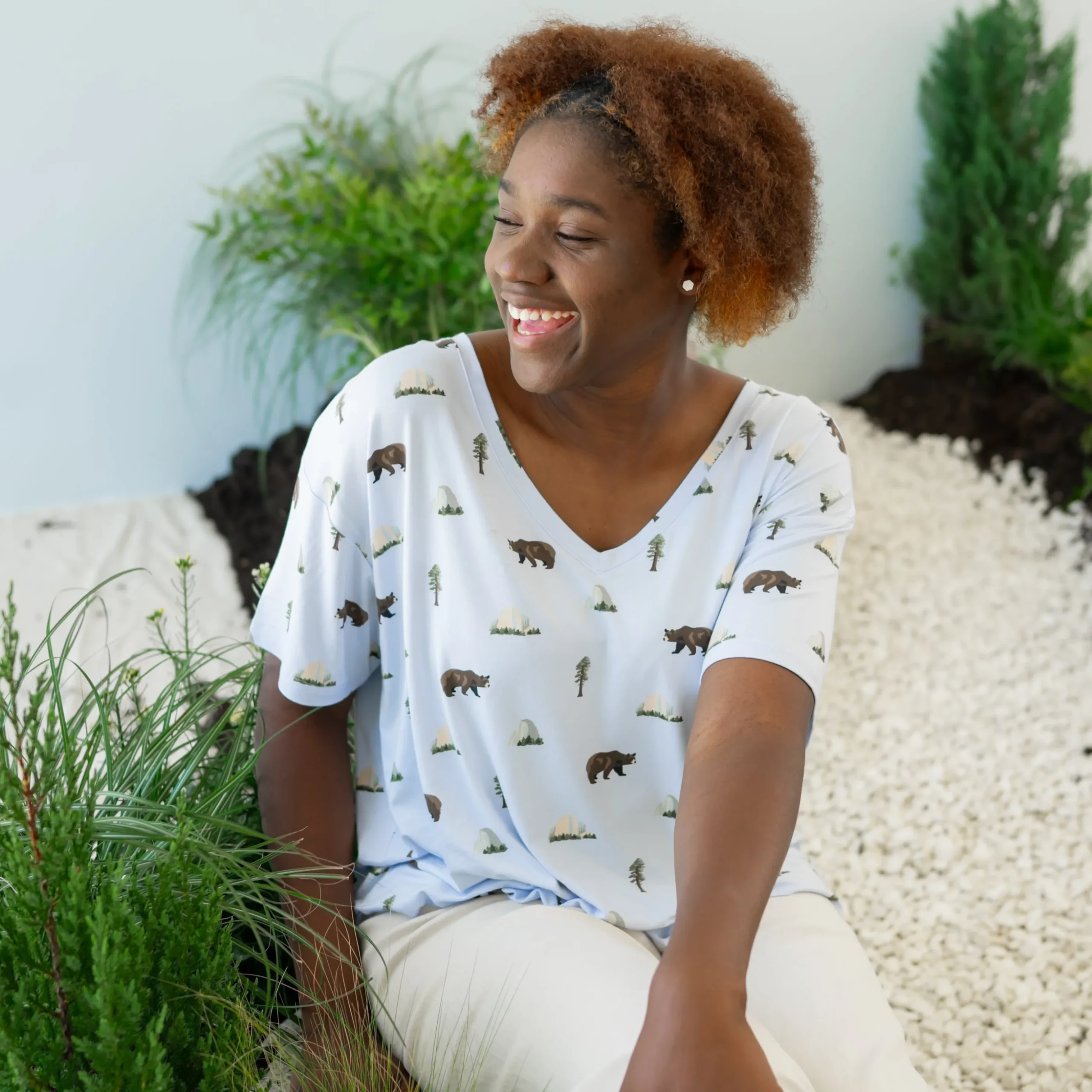 Women's Relaxed Fit V-Neck in Yosemite
