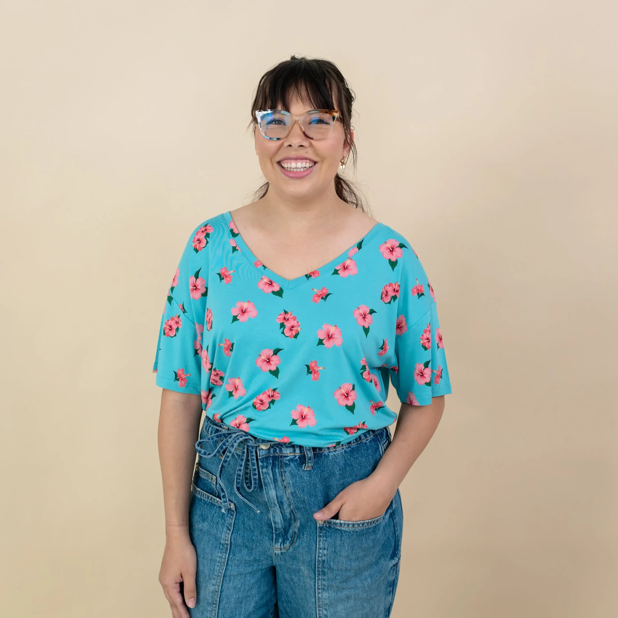 Women’s Relaxed Fit V-Neck in Hibiscus