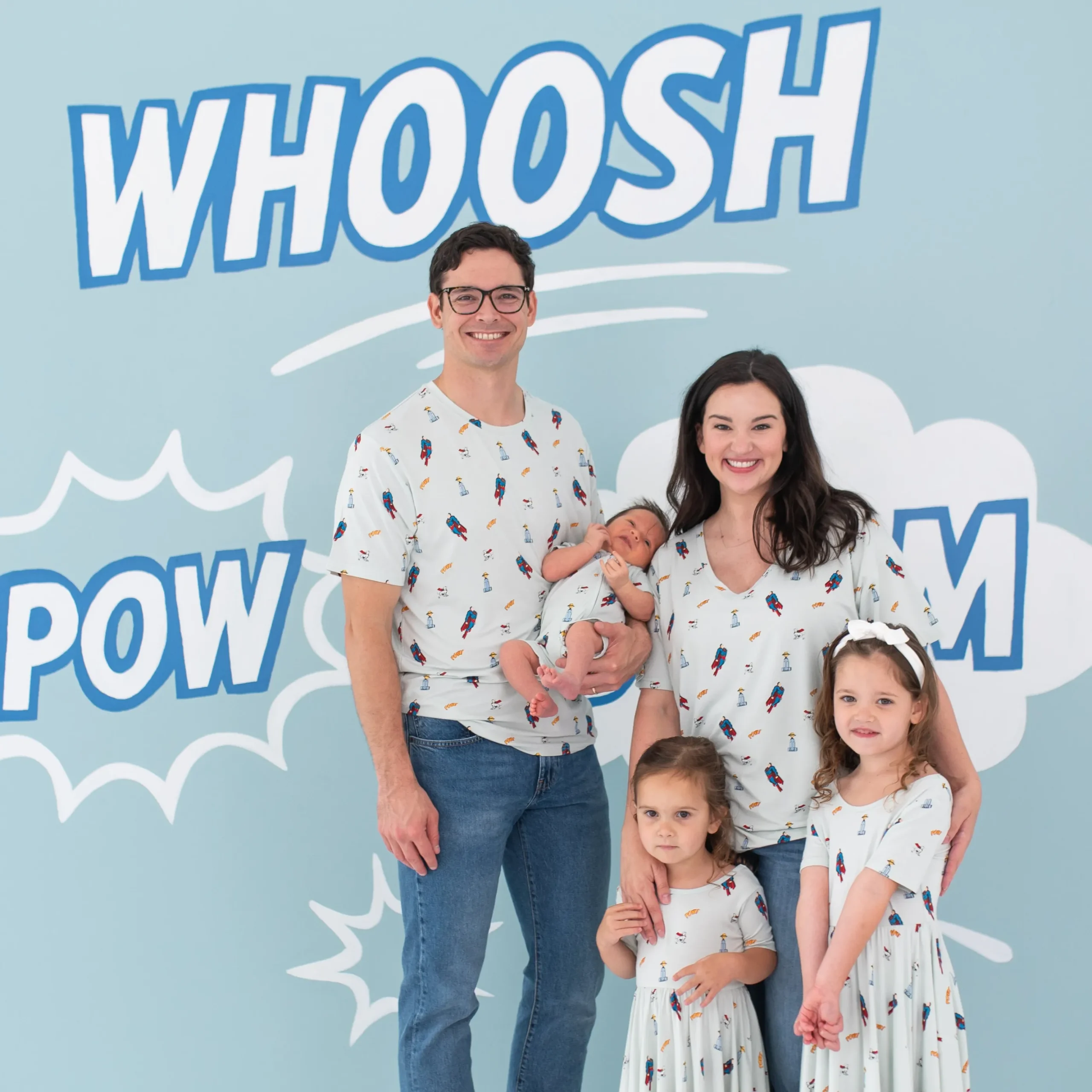 Women's Relaxed Fit V-Neck in Superman™