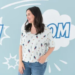 Women's Relaxed Fit V-Neck in Superman™